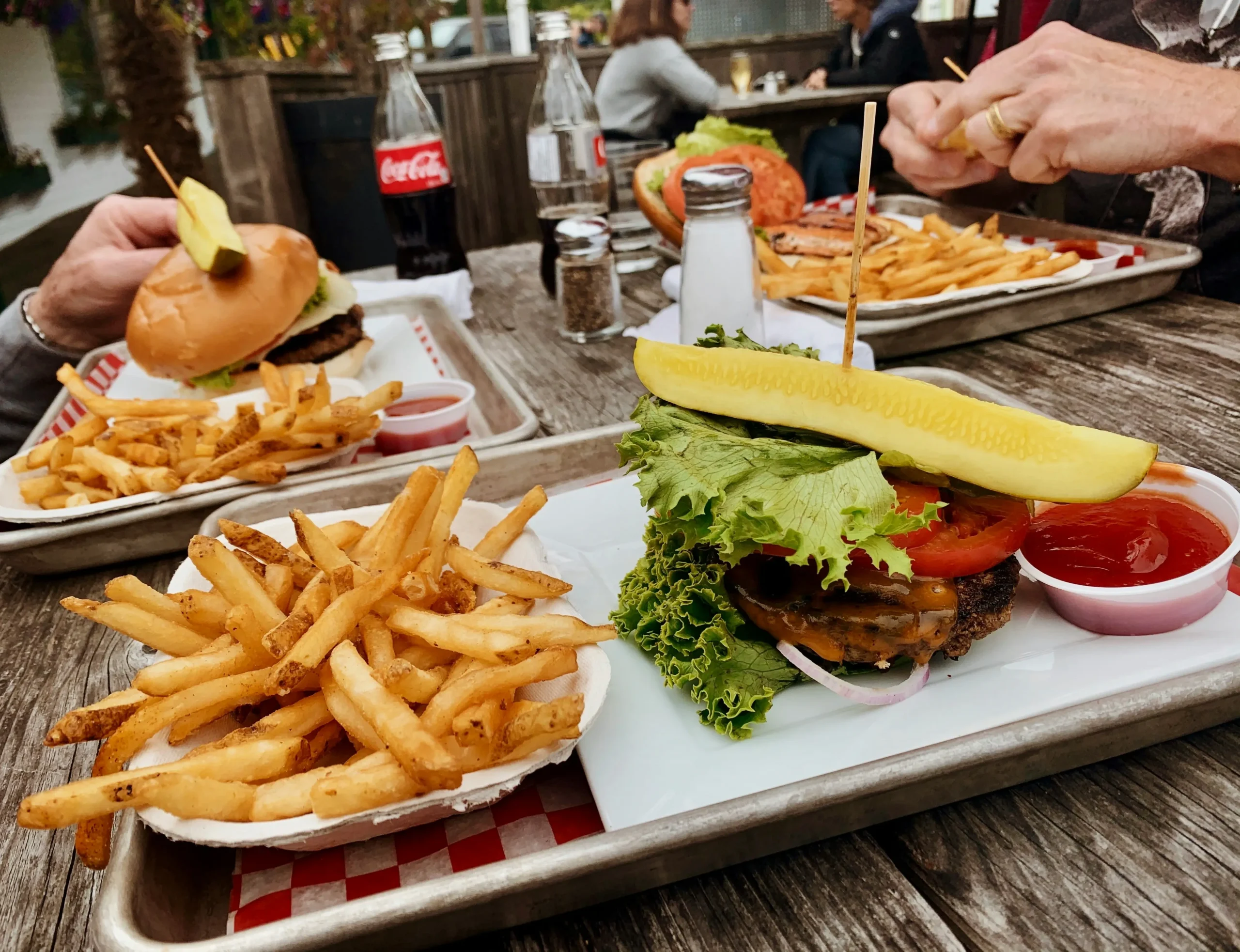 Classic American cheeseburger with fries â a fun U.S. food fact image