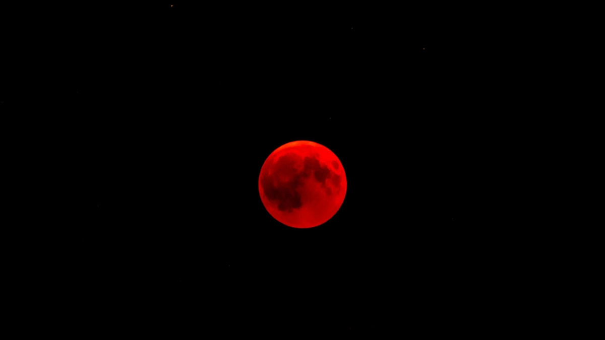 September 2025 Blood Moon Eclipse glowing red over Breuningsweiler, Germany