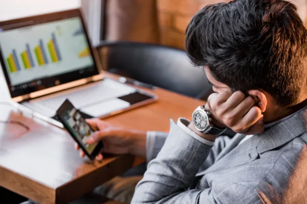 Procrastination brain fault hero image with distracted person